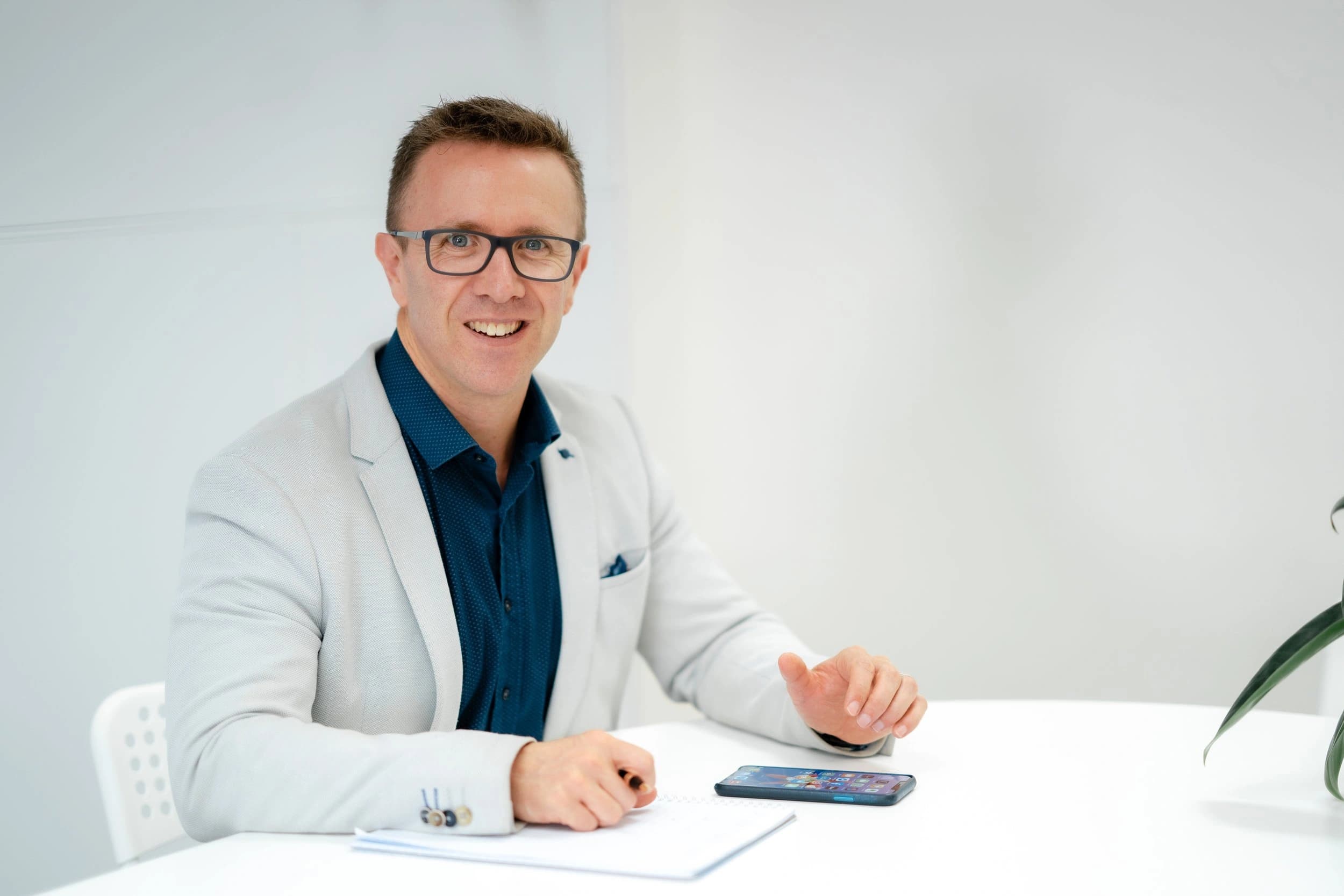 Dr Adam Fraser