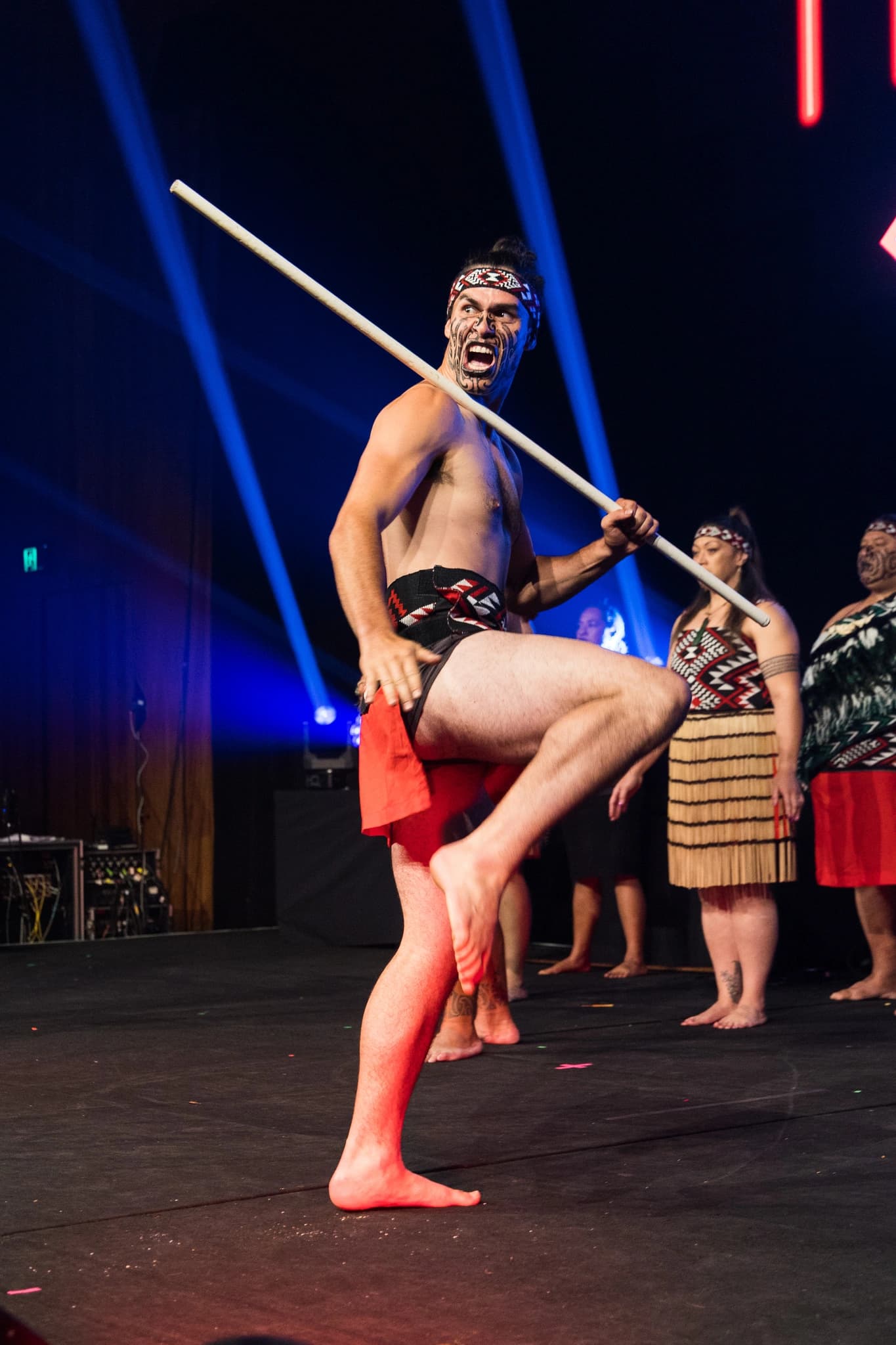 T'HONI Kapa Haka