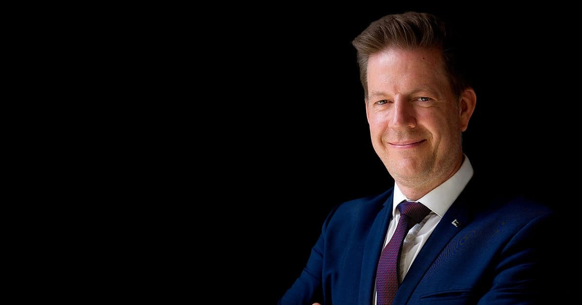 Professor Stefan Volk
