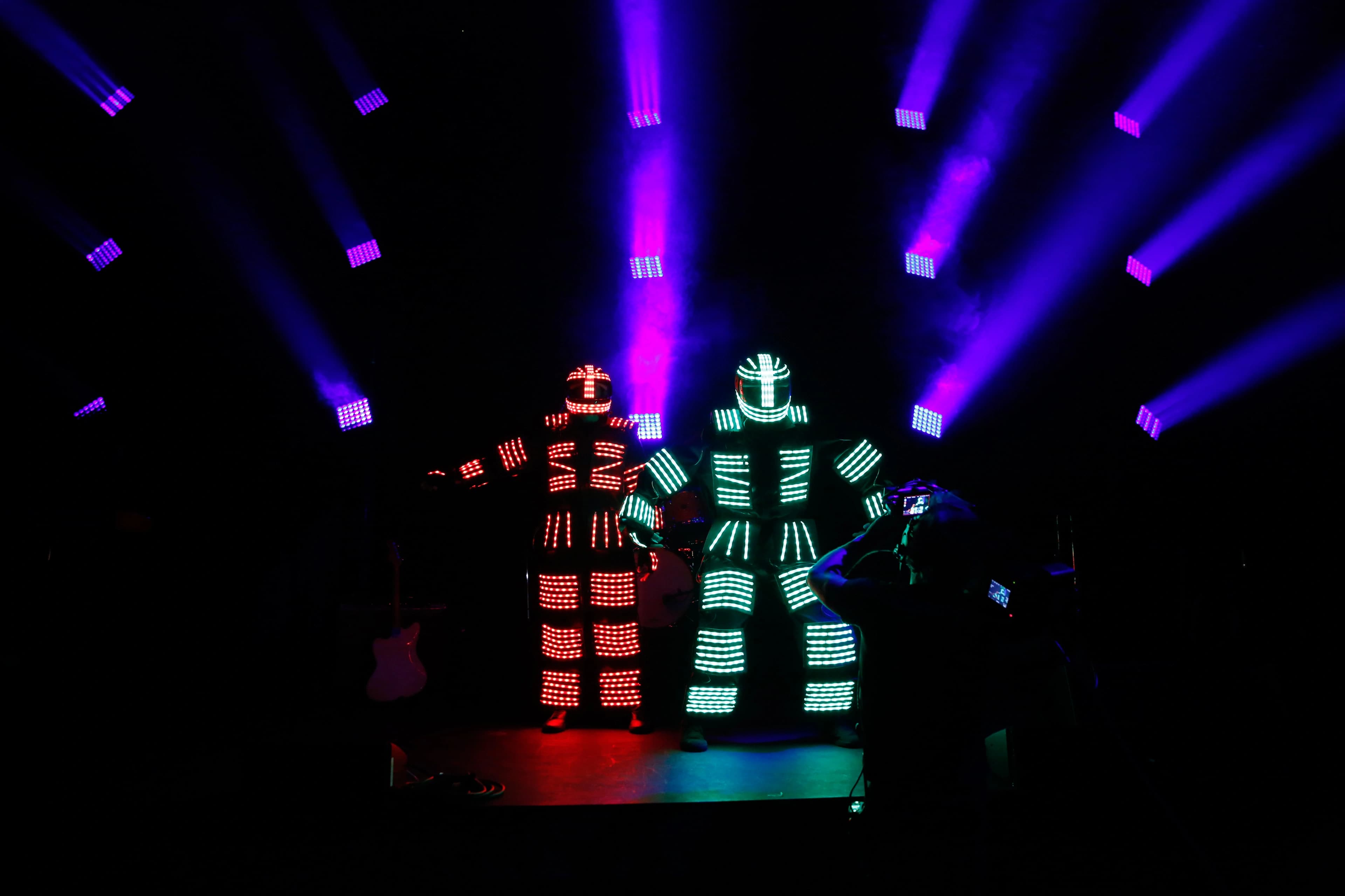 FXE Roving LED Robots & Show