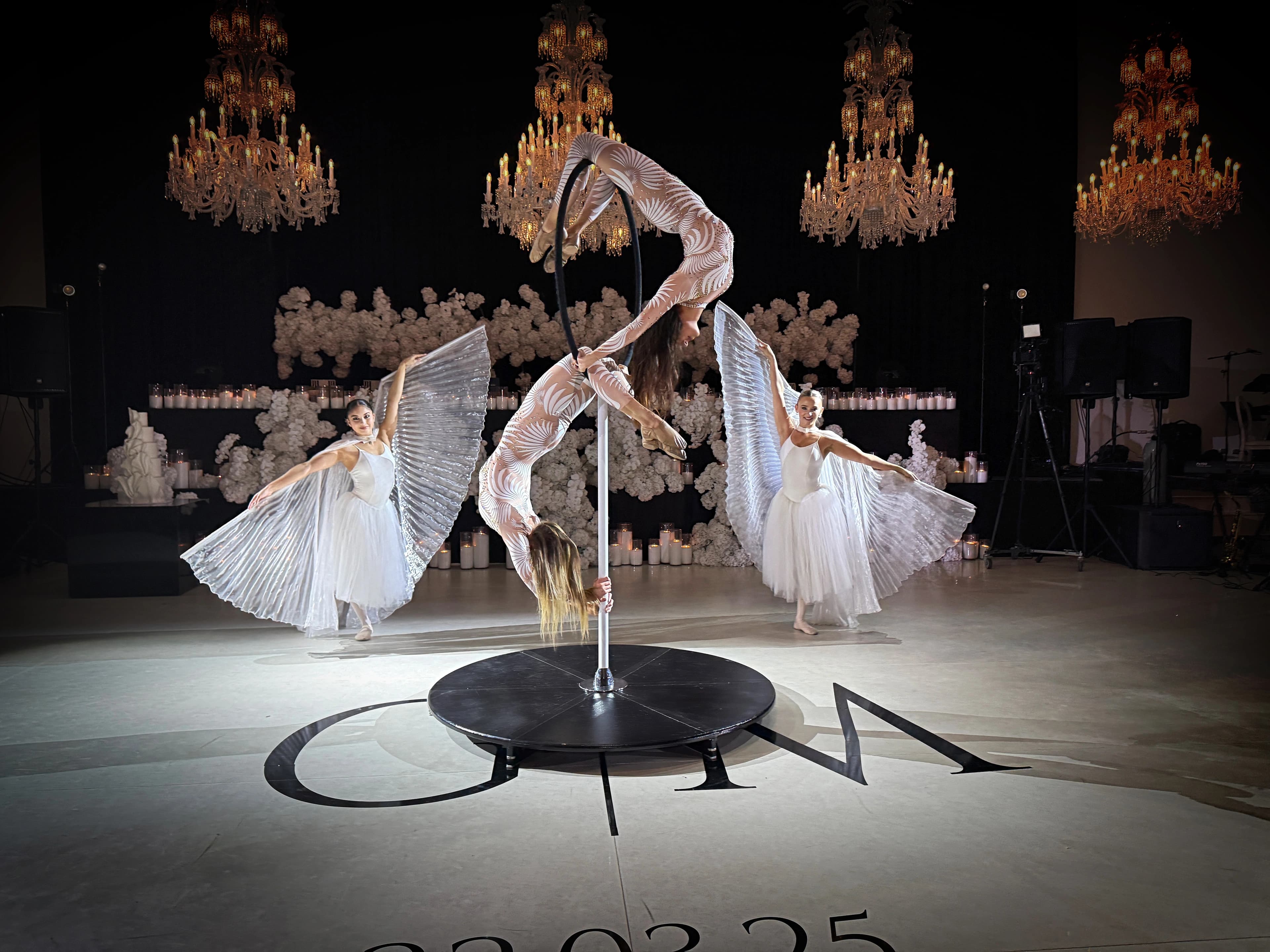 XS Events: Acrobats
